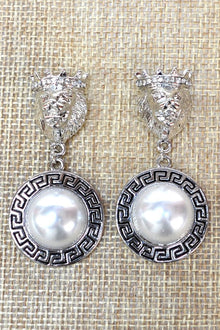  Lioness Sliver Pearl Earrings